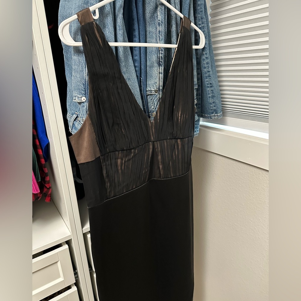 NWT Vera Wang Ruched V-Neck Sheath Dress - Picture 7 of 9